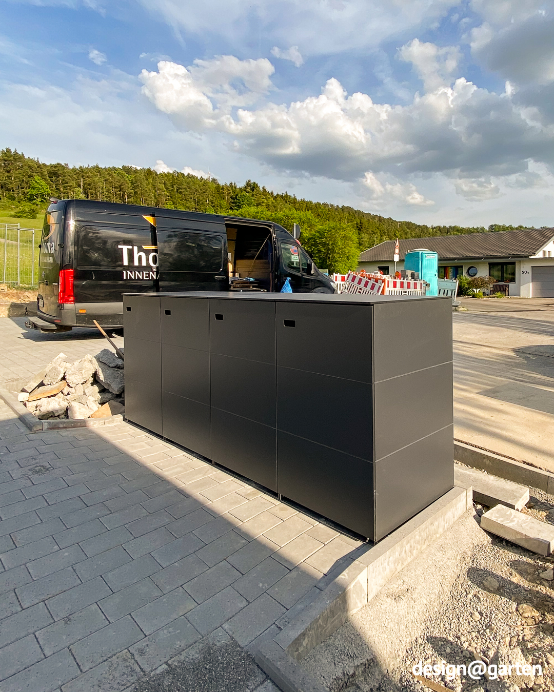 Moderno contenedor para 4 cubos de basura en color antracita 3