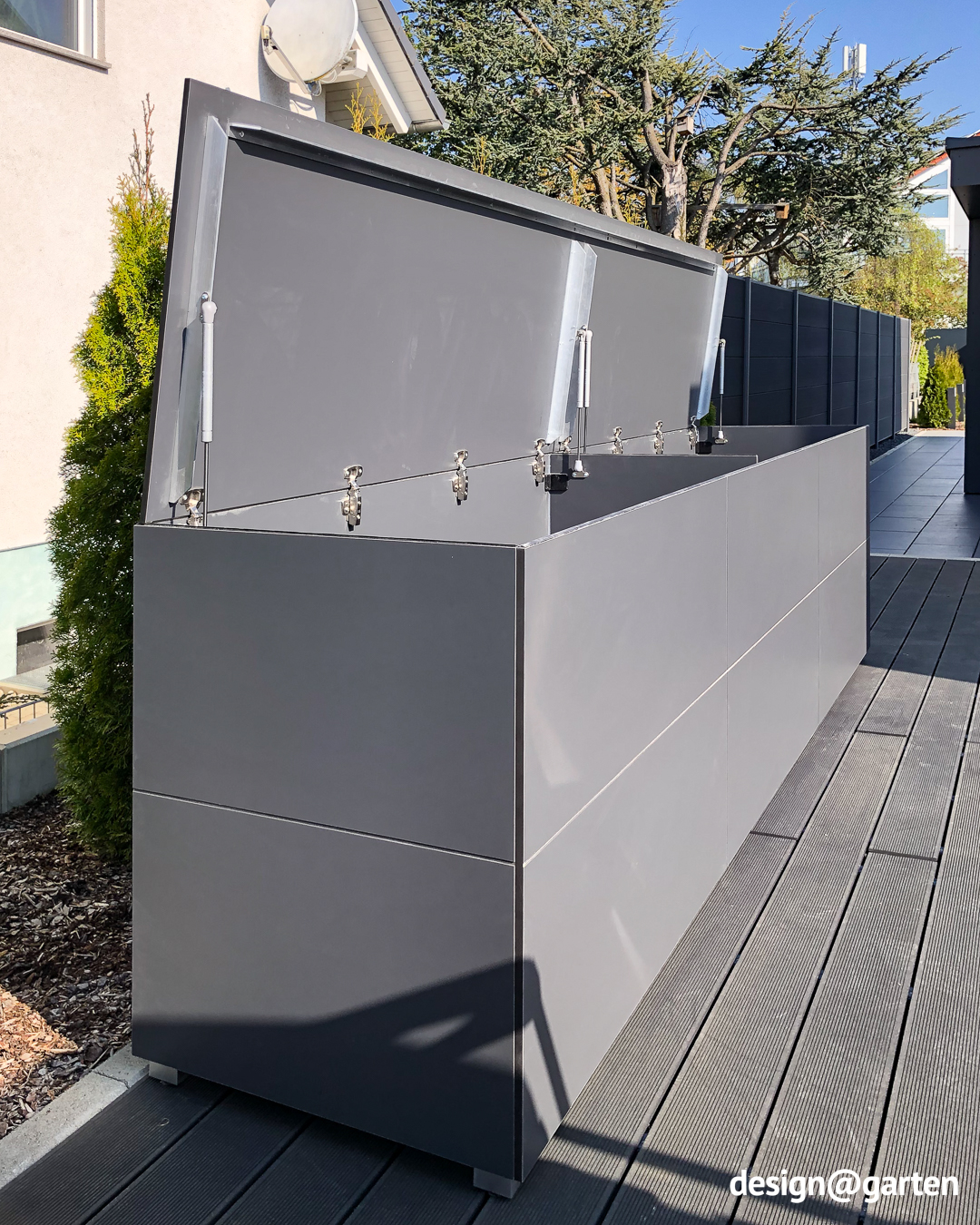 Caja de jardín larga en color antracita para cojines, colchonetas y accesorios para barbacoa. 6