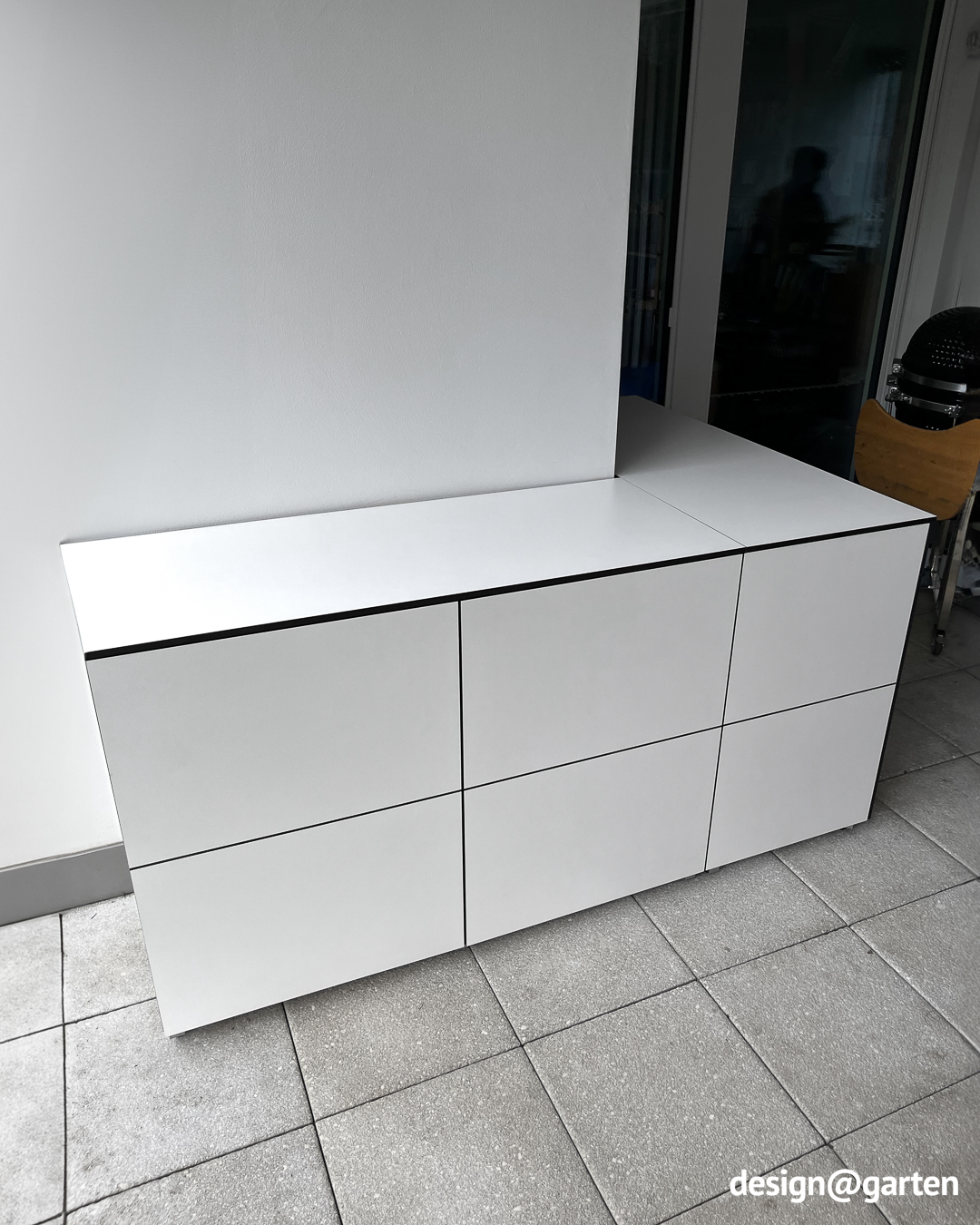 Armario modular para exteriores como aparador esquinero en color blanco 1