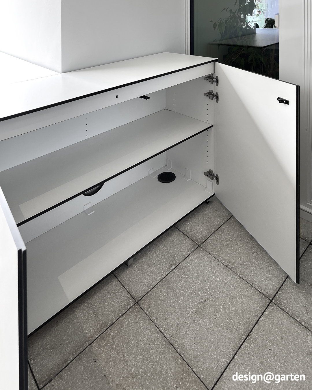 Armario modular para exteriores como aparador esquinero en color blanco 3