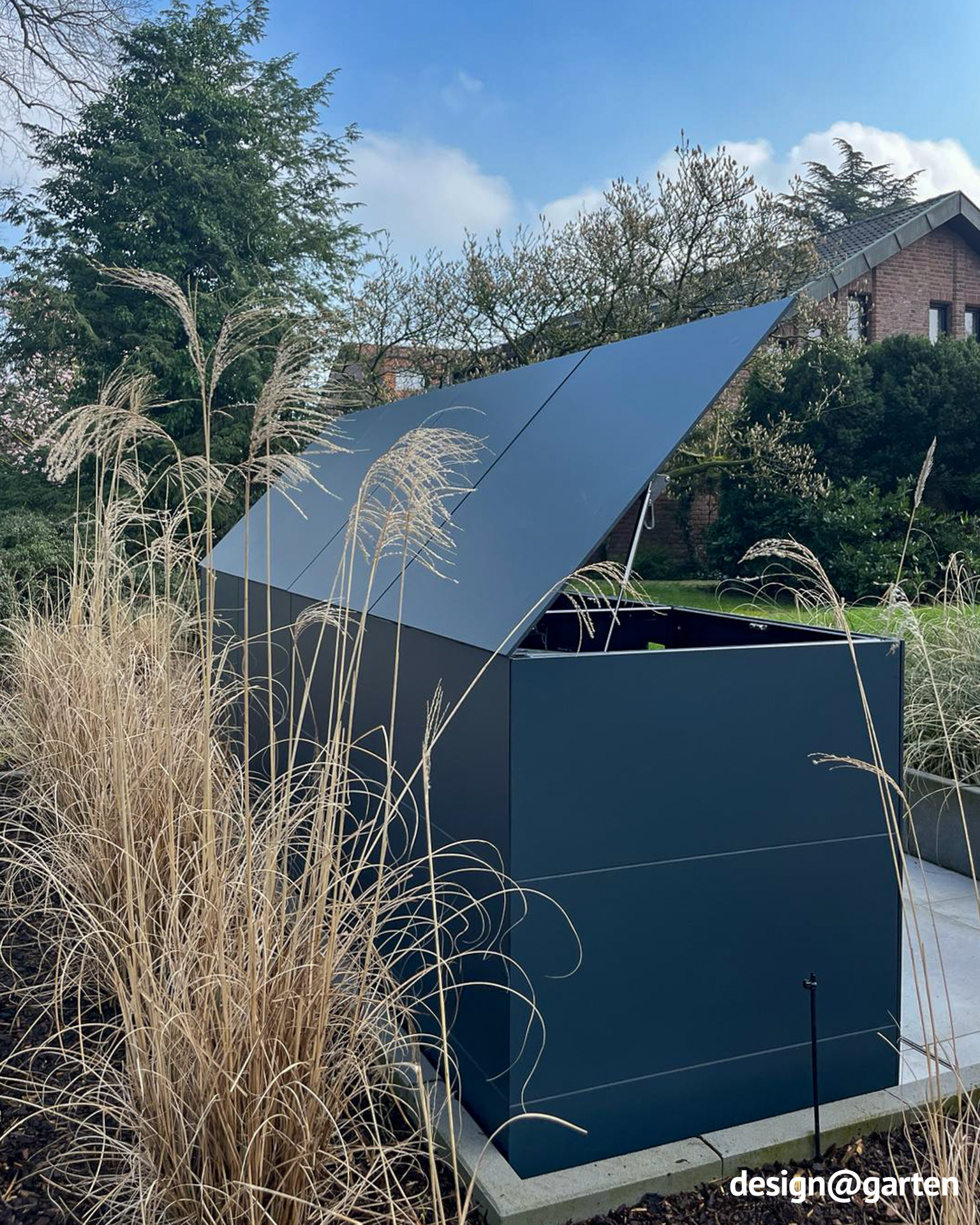 Contenedor para cuatro cubos de basura de 240 l en color antracita de HPL 4