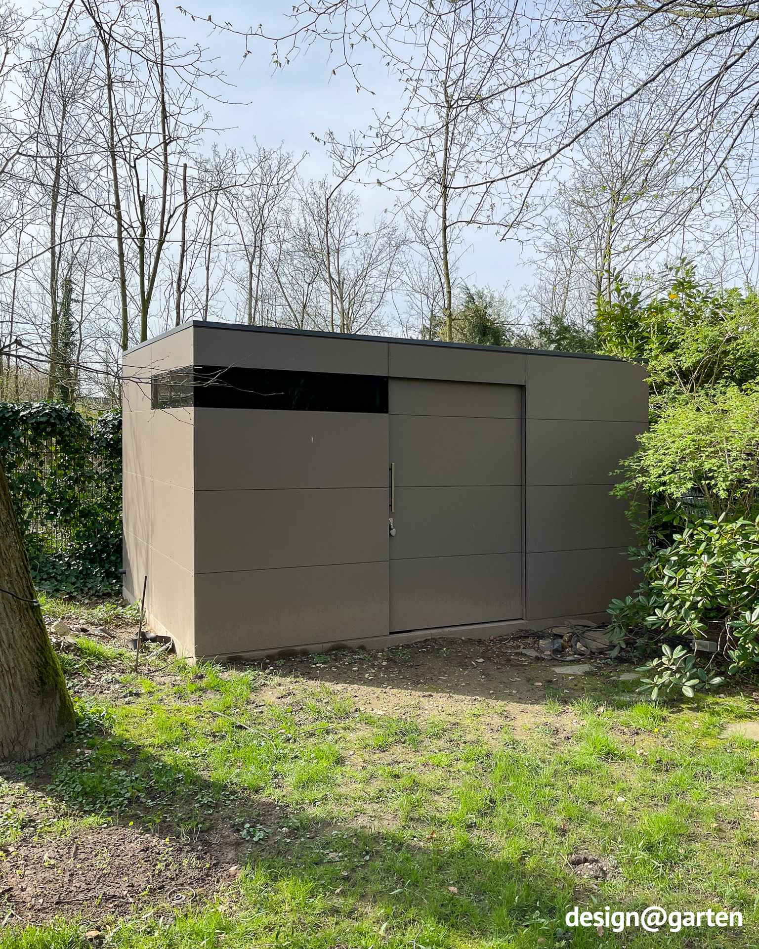 Caseta de jardín en la Toscana con acristalamiento en esquina 4