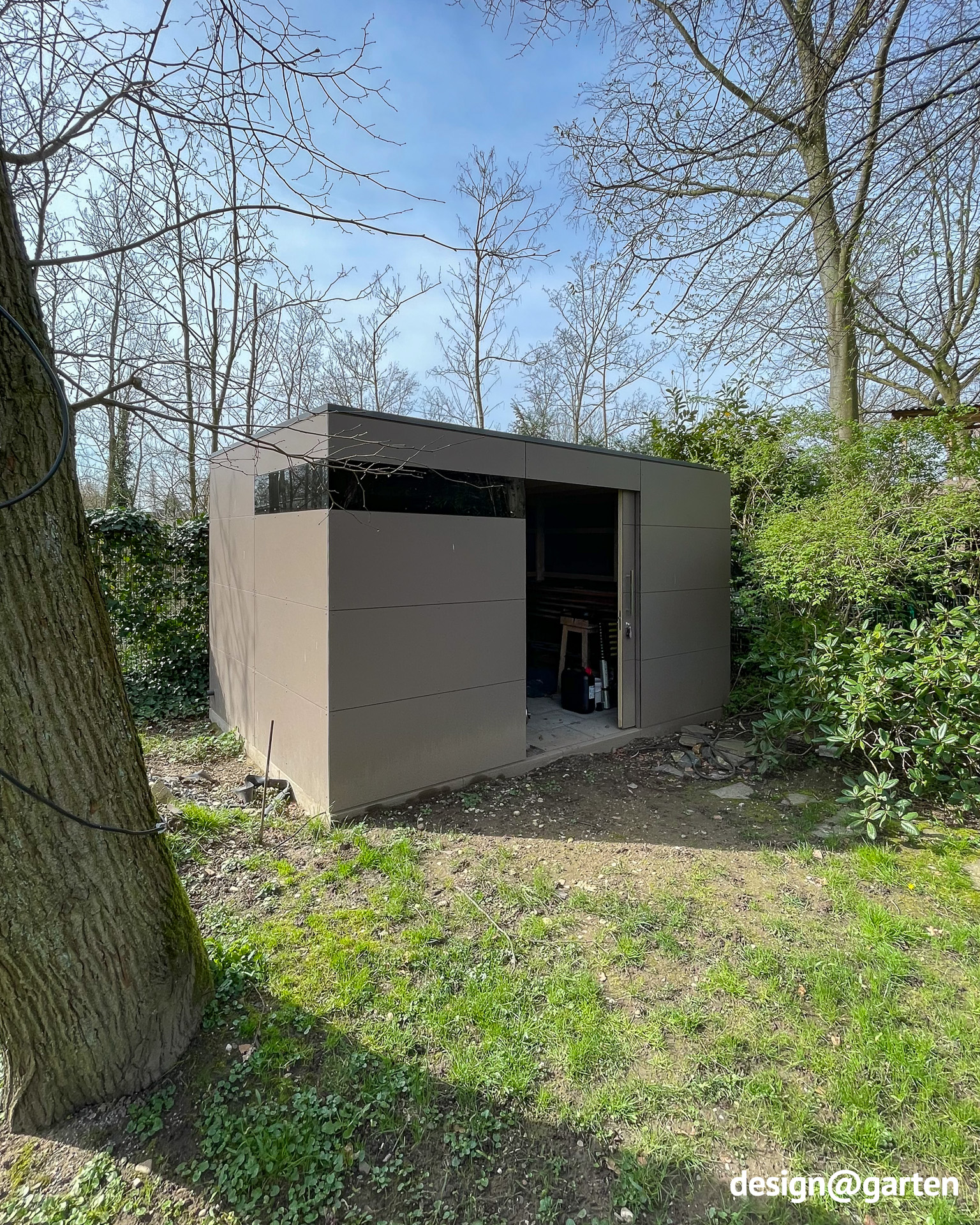 Caseta de jardín en la Toscana con acristalamiento en esquina 5