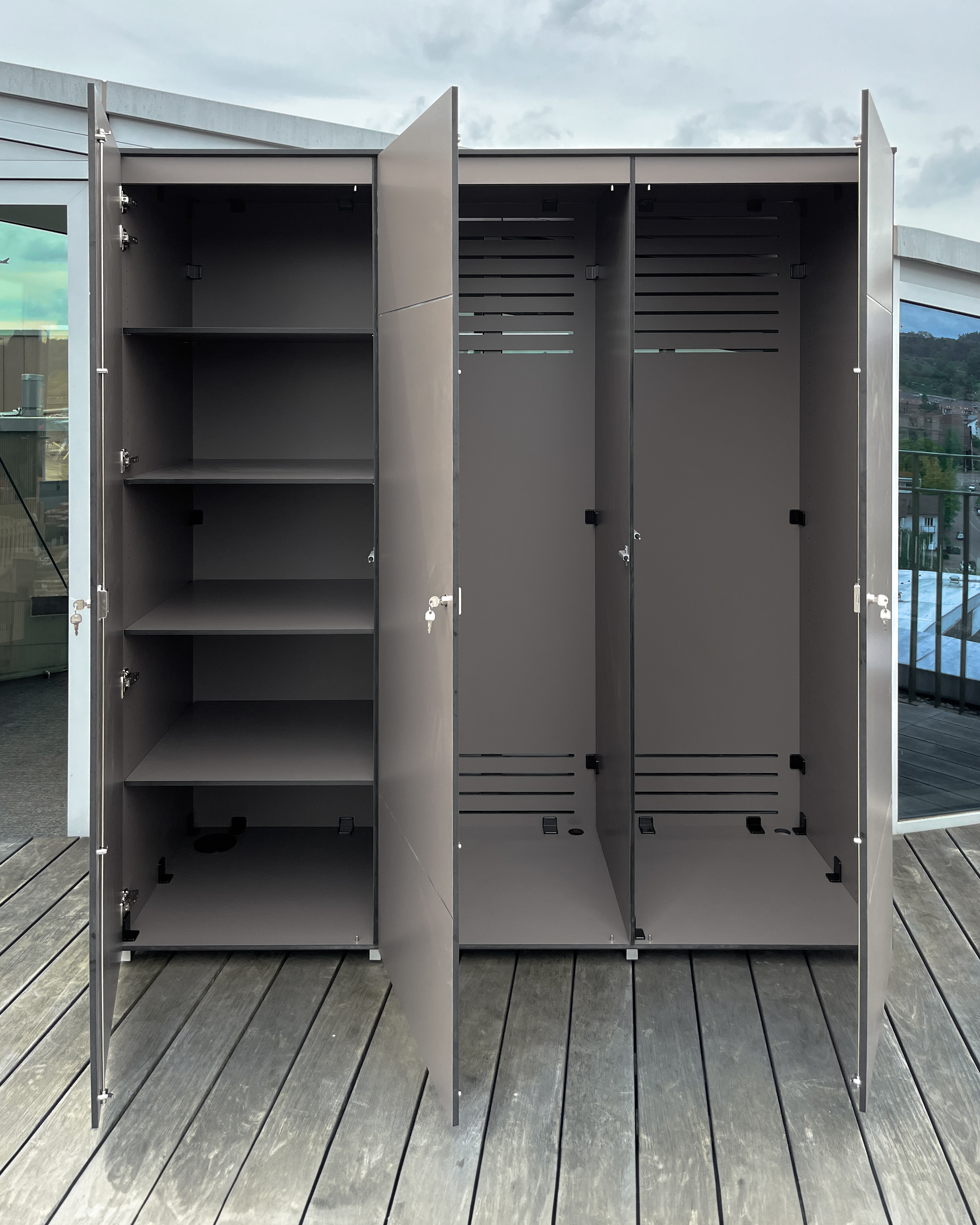 Armario alto en Toscana para la azotea del hotel Allegra de Kloten 1