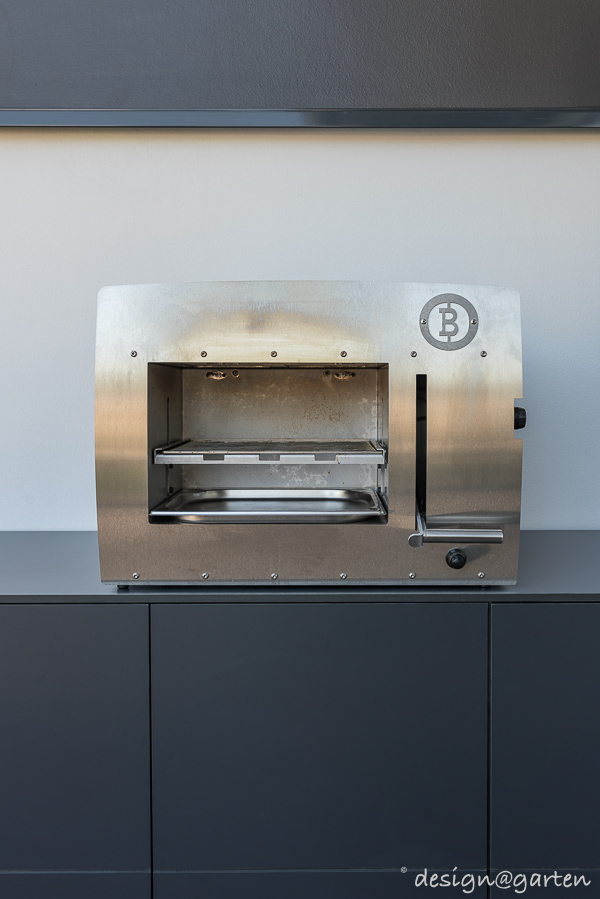 Le plaisir du barbecue haut de gamme : armoire de balcon pour barbecue de table