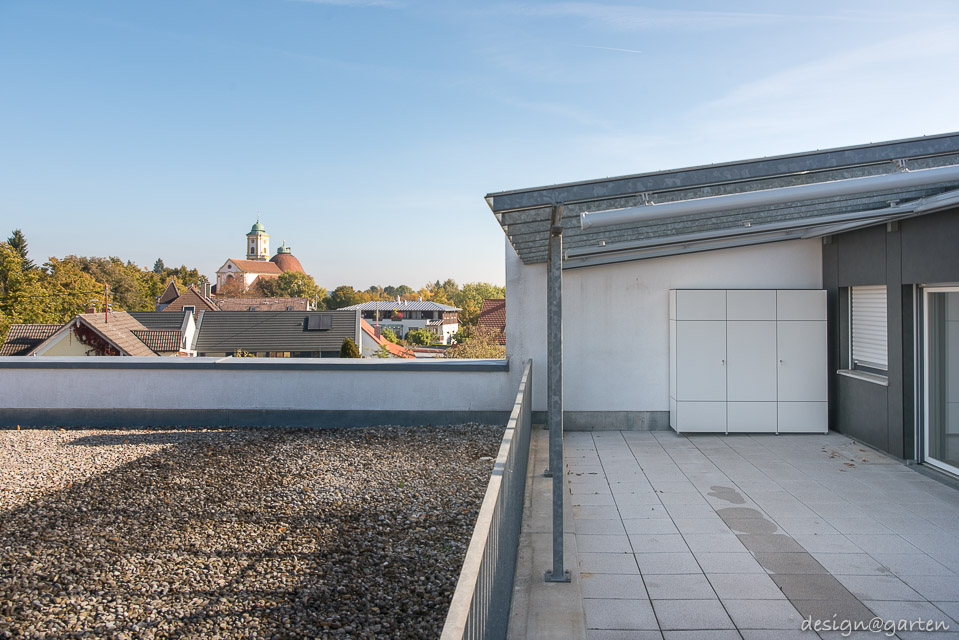 Solution de rangement sur mesure à forte valeur ajoutée : armoire haute et large pour l'extérieur