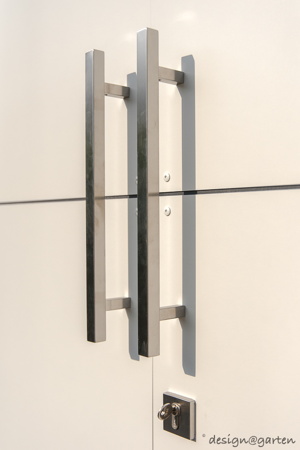 Solution d'aménagement sur mesure : élégant abri de jardin en HPL