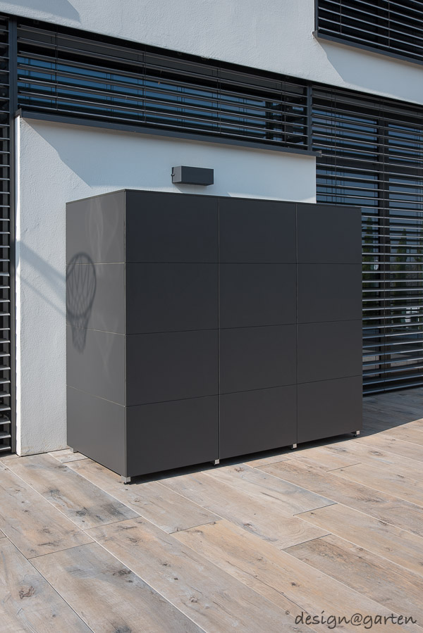 Espace de rangement polyvalent à Freinsheim : du sur-mesure pour la piscine et la terrasse