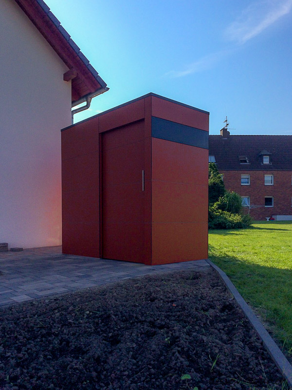 Fabrication sur mesure à Castrop-Rauxel : abri de jardin design pour les limites de terrain en pente