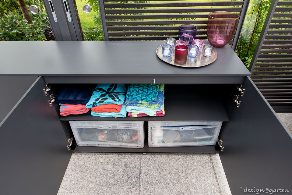 Élément de design moderne : buffet XXL pour l'extérieur