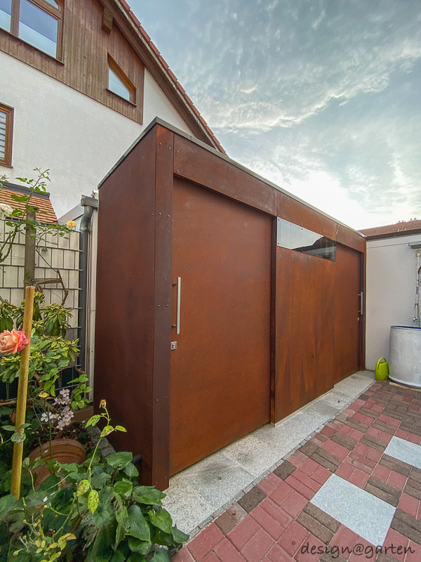 Abri de jardin Cube en acier Corten – Objet design sur mesure pour le jardin