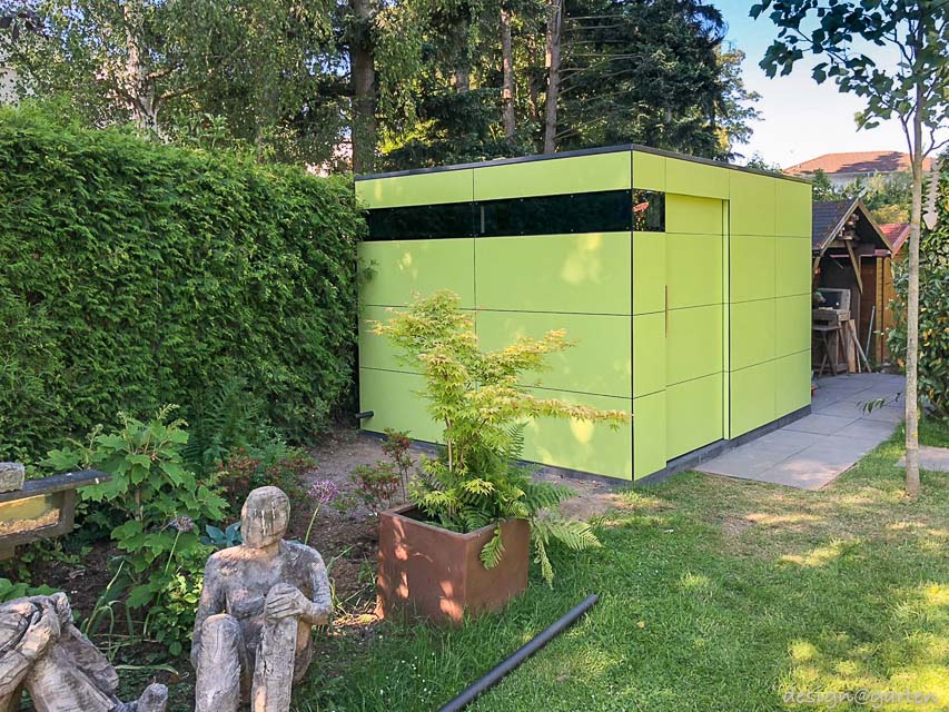 Abri de jardin extravagant dans un écrin de verdure 7