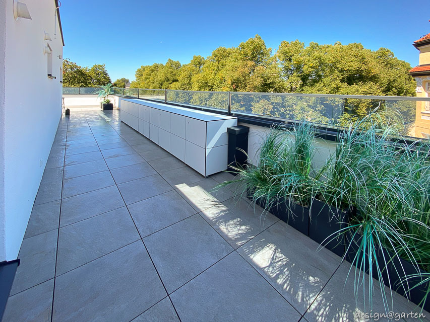 Un espace de rangement élégant : 6,40 mètres d'esthétique fonctionnelle sur la terrasse du toit 3