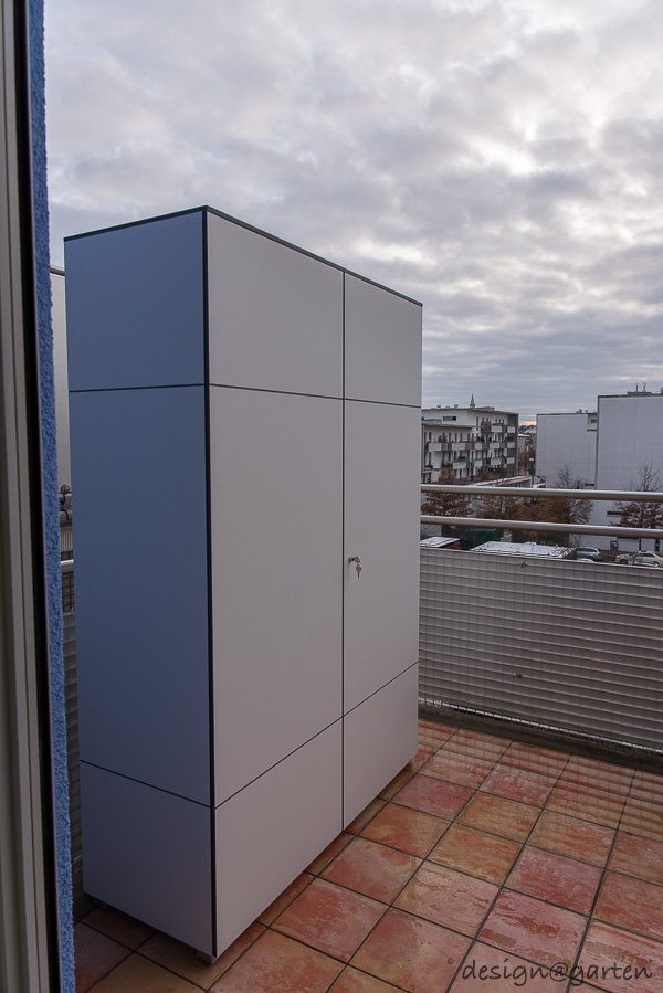 Armoire haute flexible pour un espace de rangement urbain sur le balcon 3