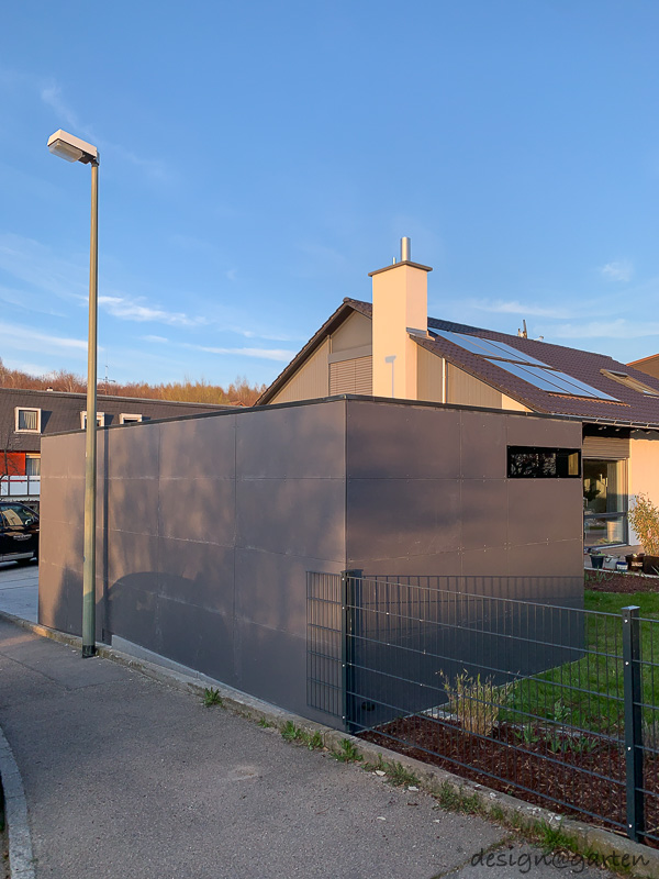 Travail de précision en pente : espace jardin sur mesure avec compensation de niveau intégrée 5