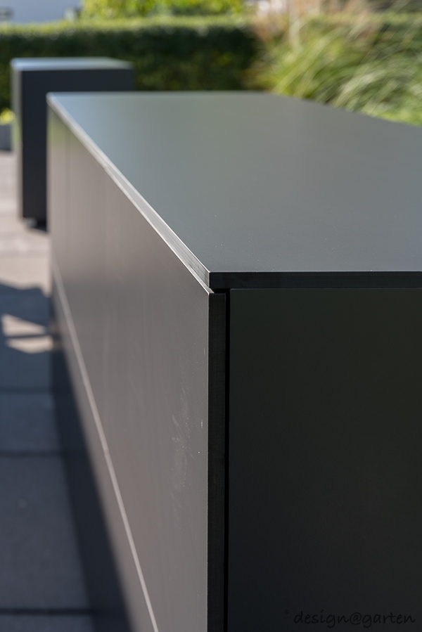 Un espace de rangement minimaliste en un clic : un design intemporel et une disponibilité immédiate 1