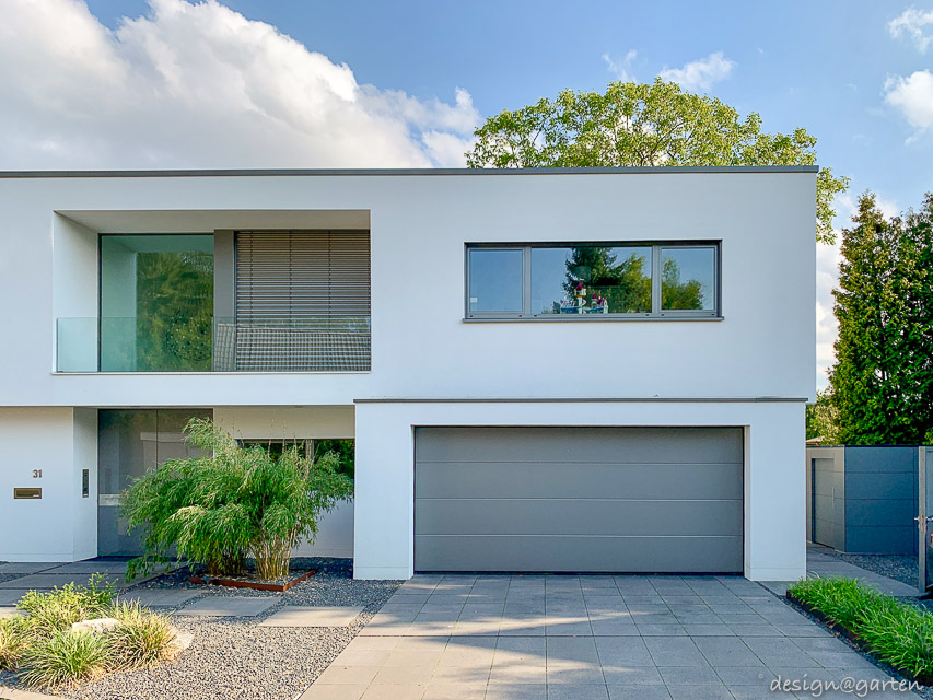 Abri de jardin avec rangement pour le bois : une solution architecturale dans le style Bauhaus 1