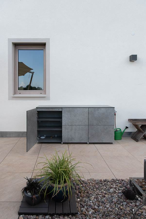 Buffet d'extérieur en décor Empire Slate : polyvalence élégante pour la terrasse 5