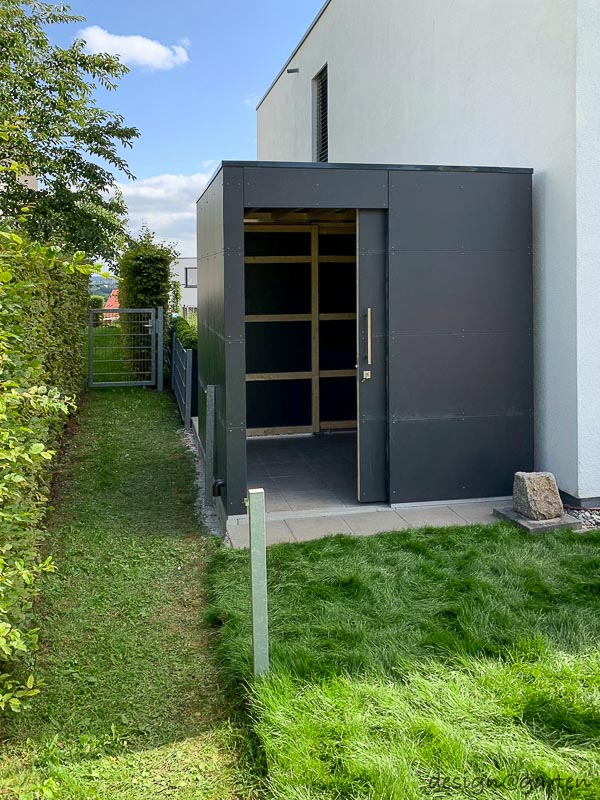 Abri de jardin exclusif avec double porte coulissante : efficacité maximale de l'espace sur mesure 2