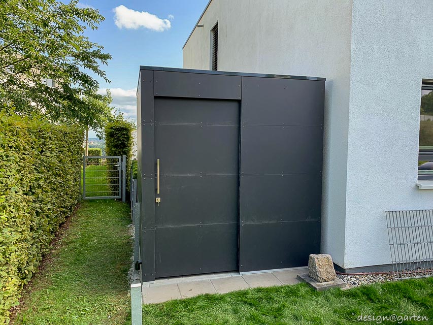 Abri de jardin exclusif avec double porte coulissante : efficacité maximale de l'espace sur mesure 1