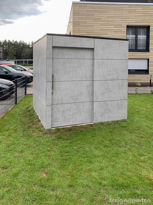 Abri de jardin moderne aspect béton apparent à Postbauer-Heng 5