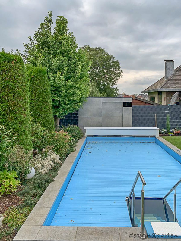 Pool house au décor Empire Slate avec vitrage d'angle 2