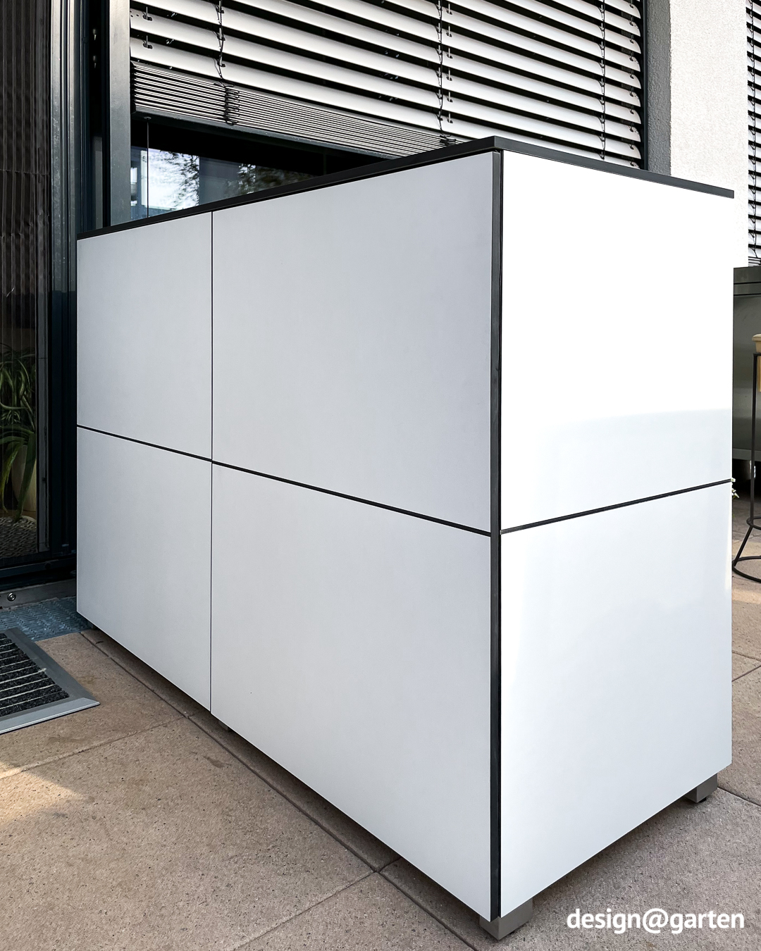 Buffet blanc dans un lotissement neuf 2