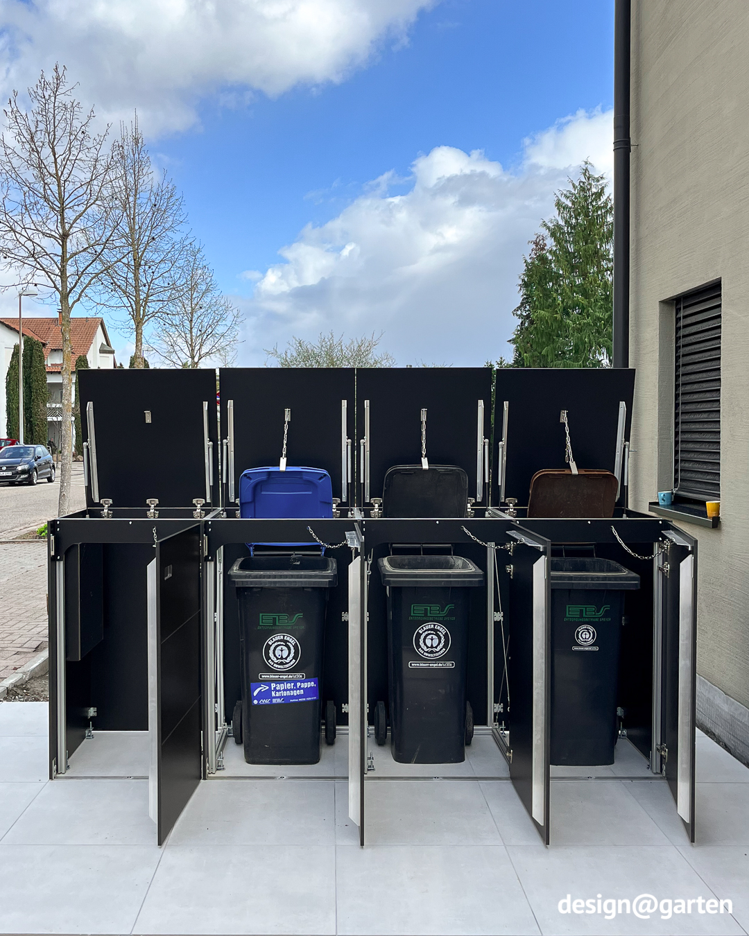 Abri pour 4 poubelles de 240 litres avec boîte aux lettres intégrée 4