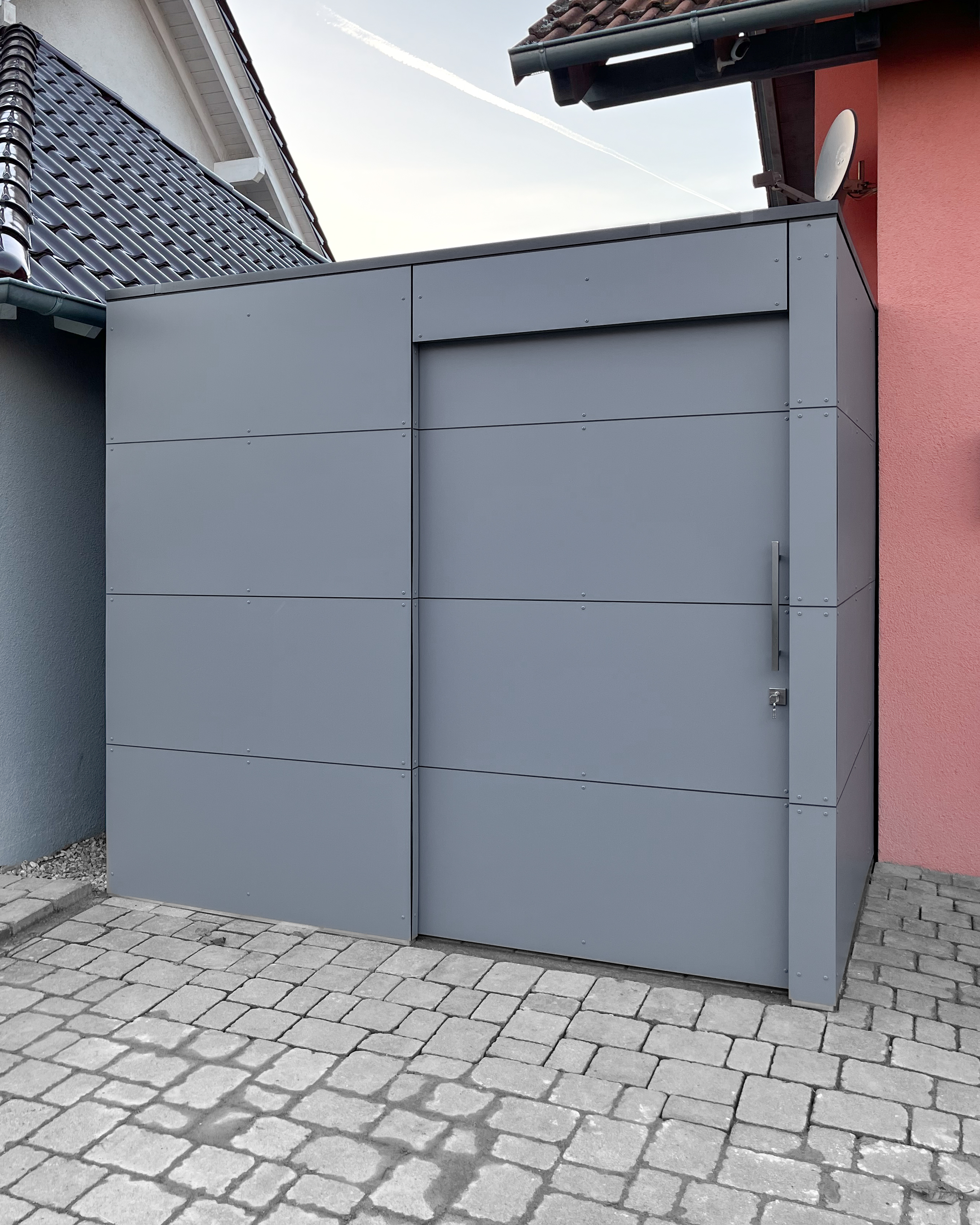 Abri de jardin avec passage le long de la limite du terrain 1