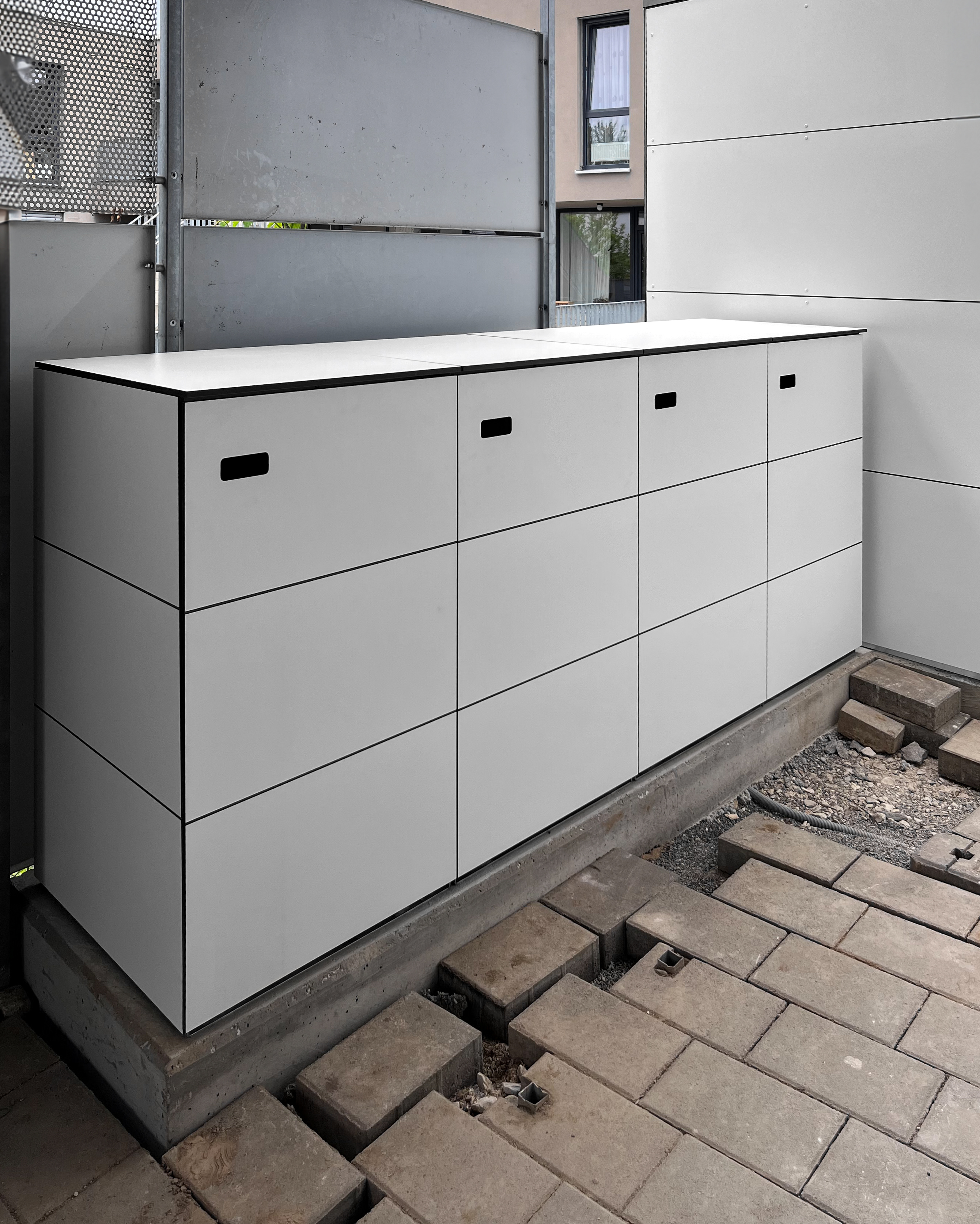 Abri pour 4 grandes poubelles, couleur blanche – assorti à l'abri de jardin 1