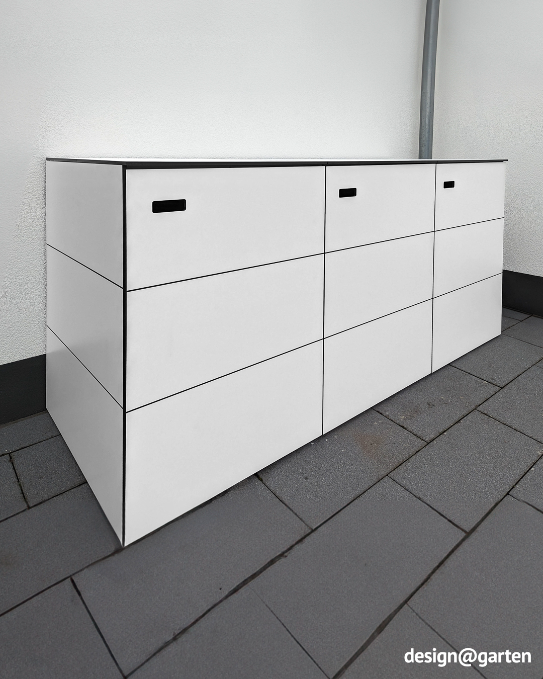 Abri blanc pour poubelles pour 3 poubelles de 240 litres 1