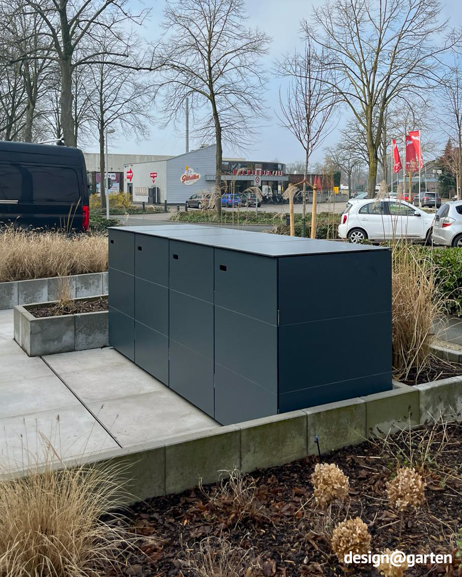 Abri pour quatre poubelles de 240 l, couleur anthracite, en HPL 6