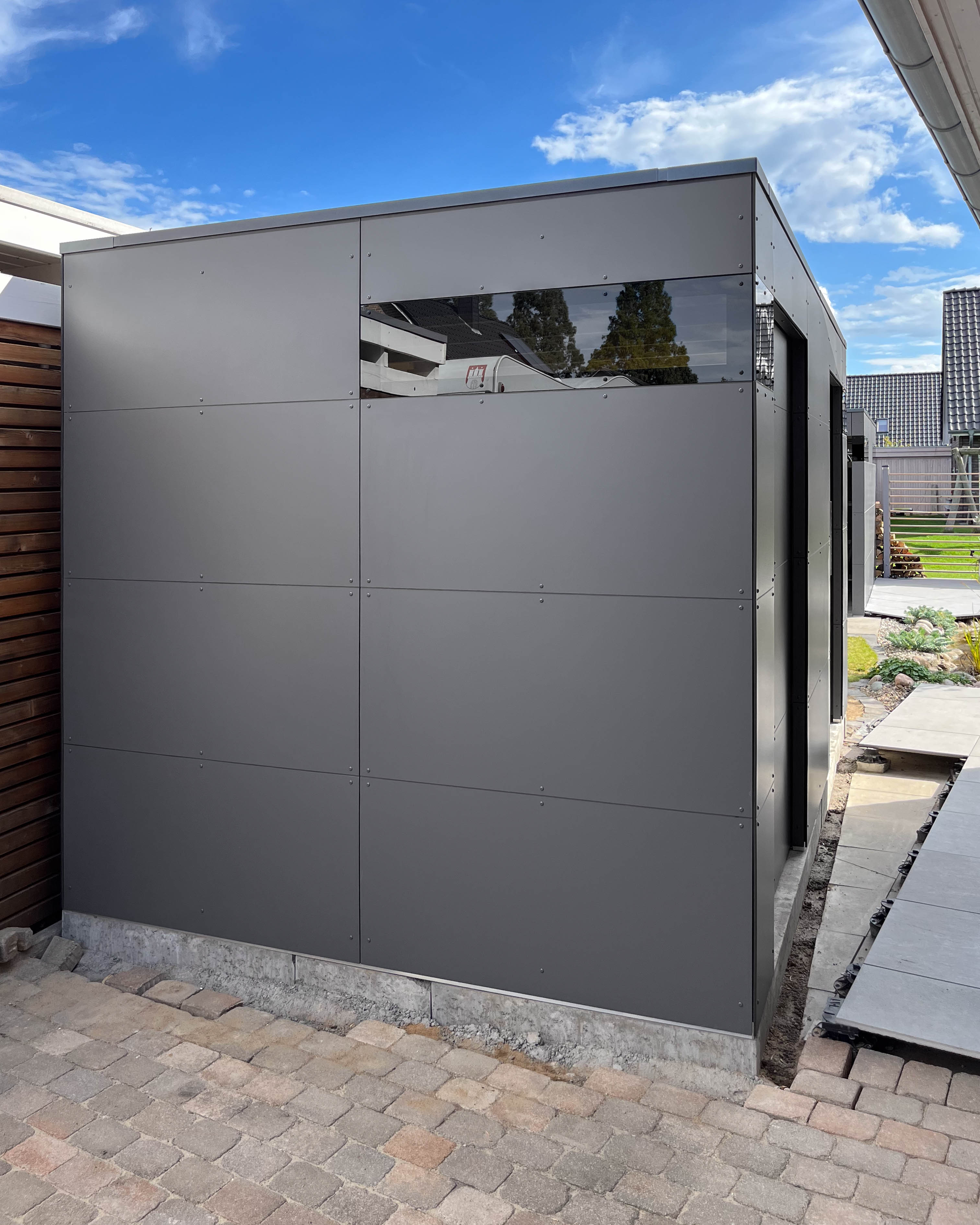 Deux abris de jardin design : un double espace de rangement 3