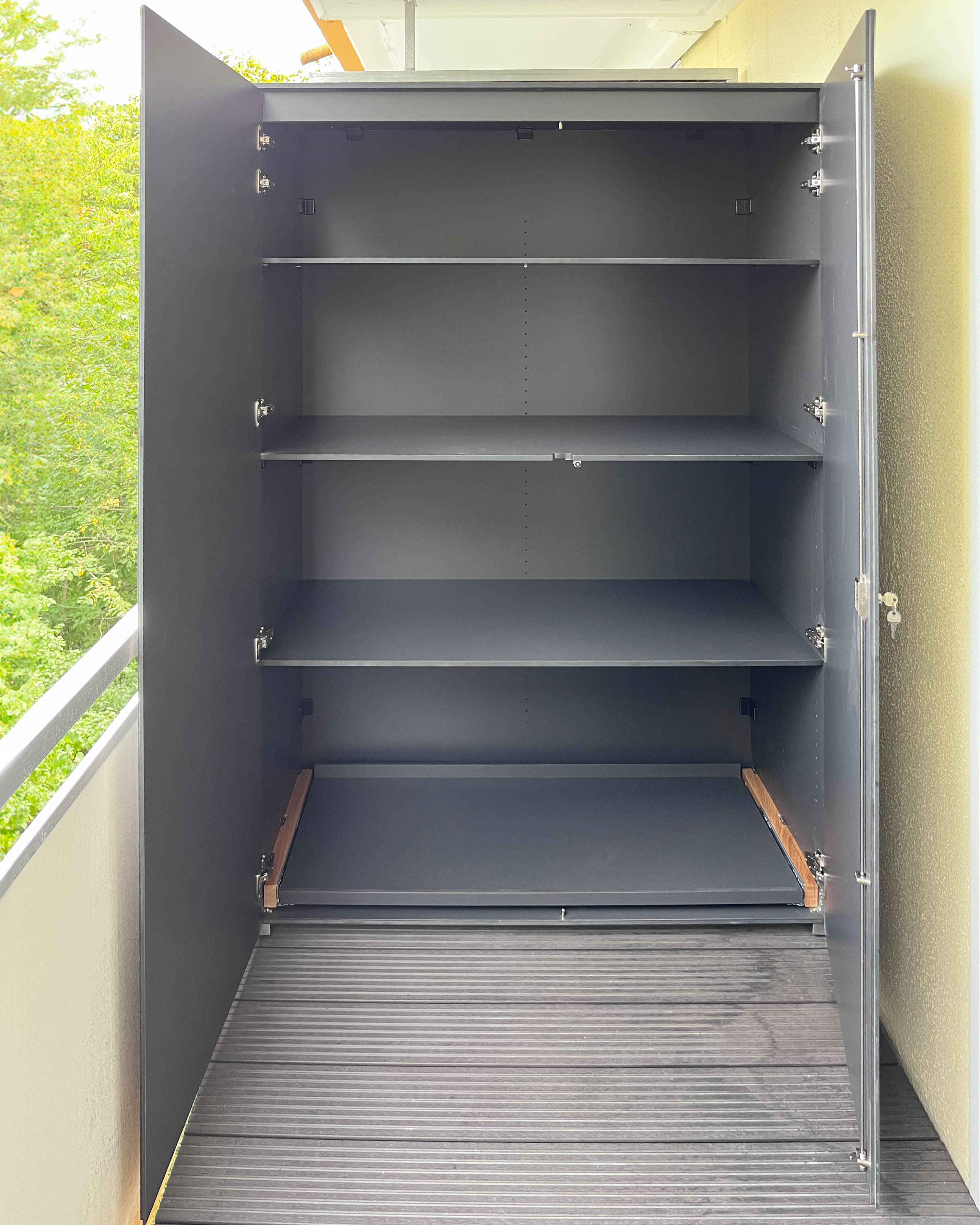 Coffre, armoire haute et buffet, solutions de rangement élégantes 2