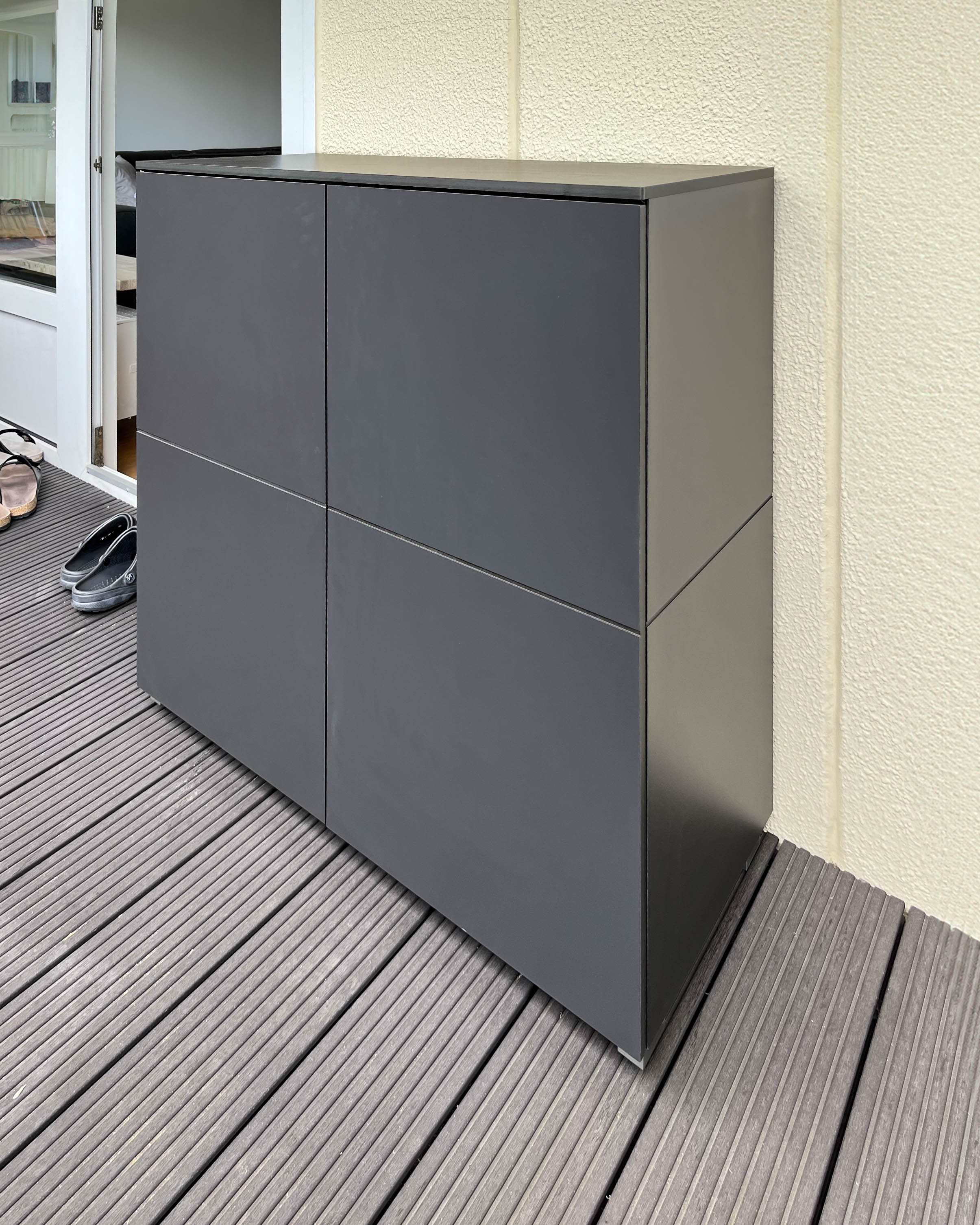 Coffre, armoire haute et buffet, solutions de rangement élégantes 1