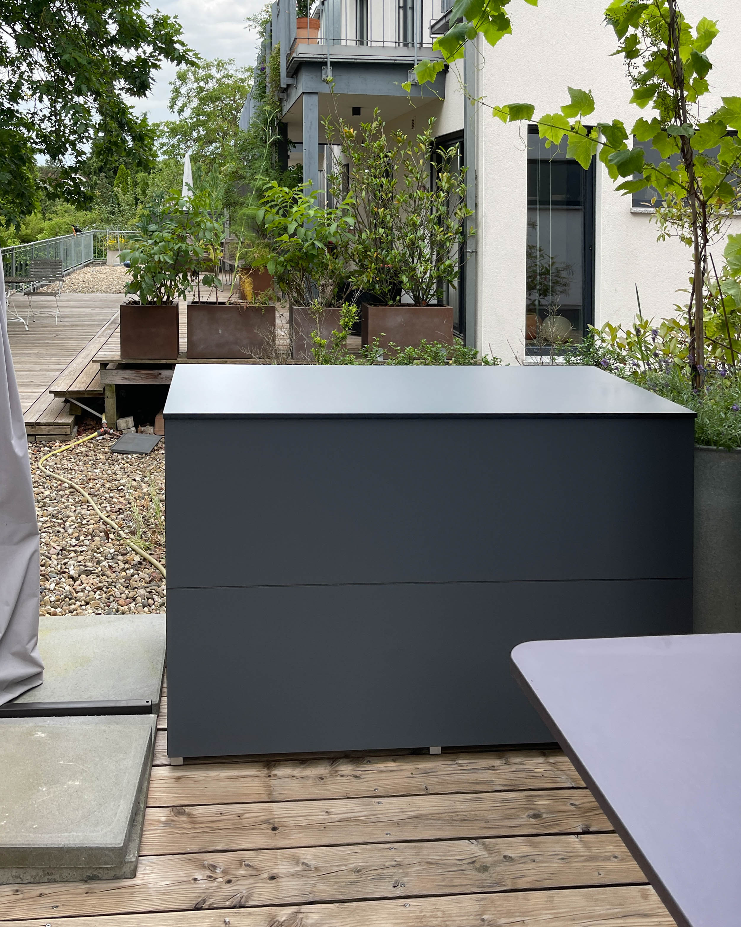 Coffre XL avec beaucoup d'espace de rangement 2