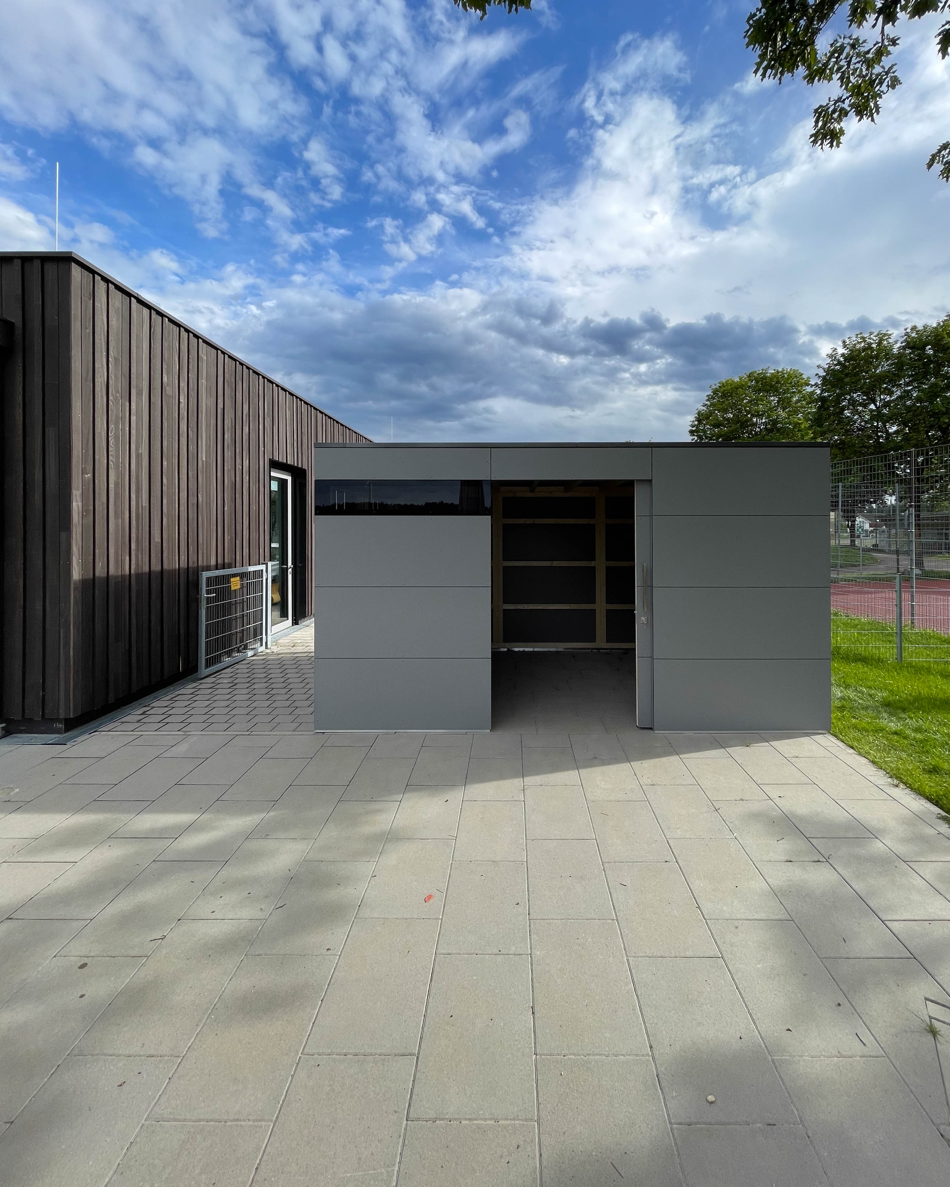 Abri de jardin XL pour crèche 3