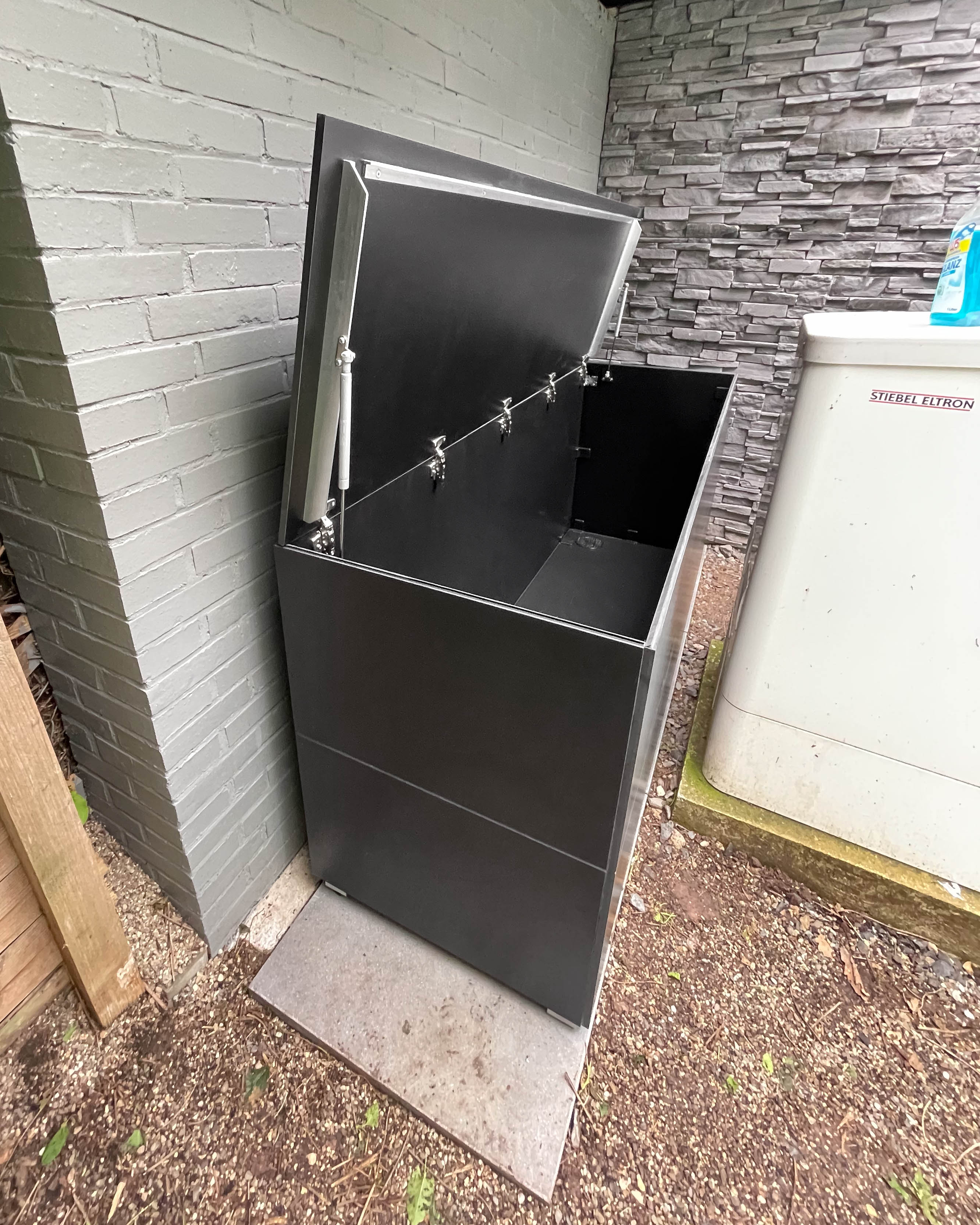 Coffre de jardin noir 1