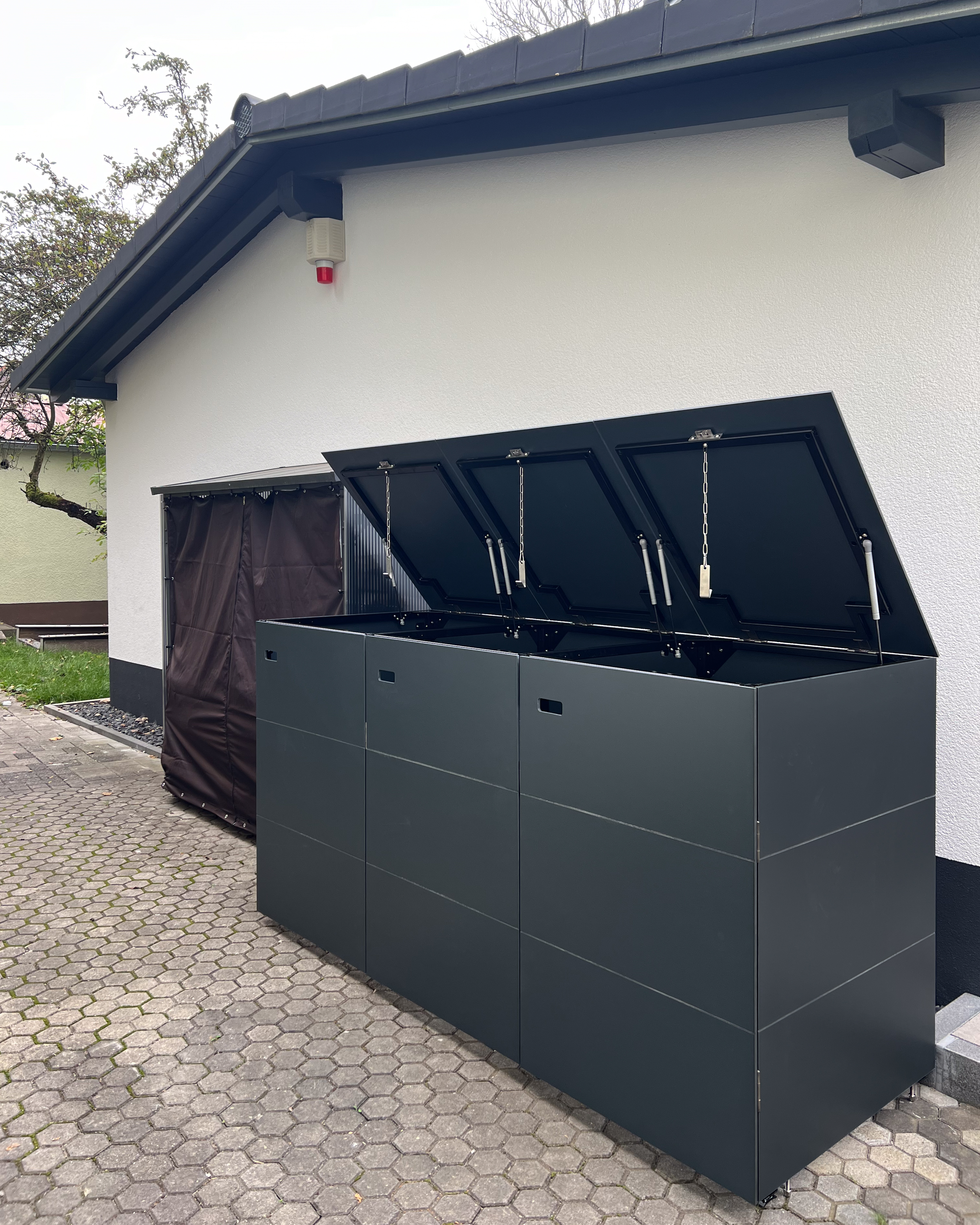 Abri pour 3 poubelles 2