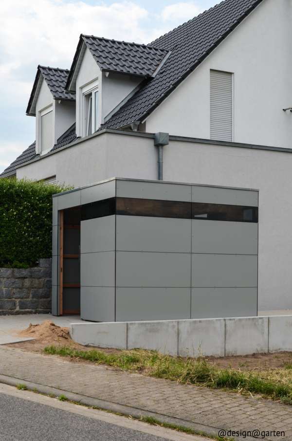 Collegamento intelligente: casetta da giardino in HPL come passaggio