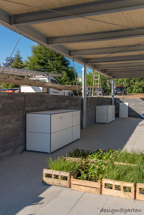 Aspetto professionale: armadio portautensili di rappresentanza per esterni