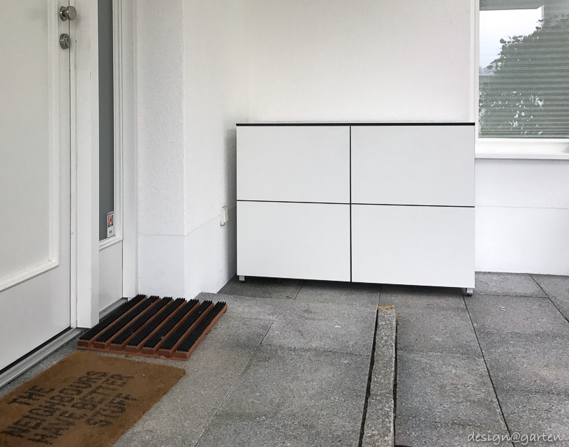 Accoglienza elegante a Parigi: credenza per l'ingresso