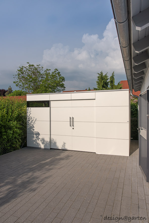 Soluzione su misura: elegante casetta da giardino in HPL