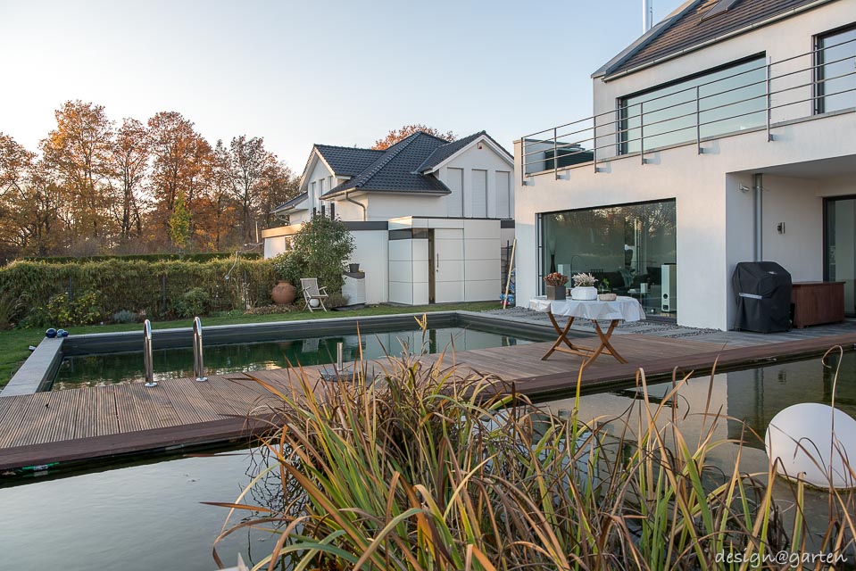 Ordine in piscina: ripostiglio per attrezzi di design