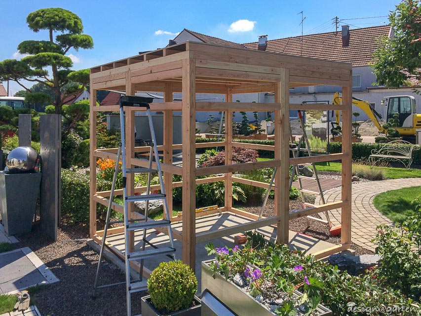 Casetta da giardino minimalista a Donauwörth: un esempio di design moderno per il giardino