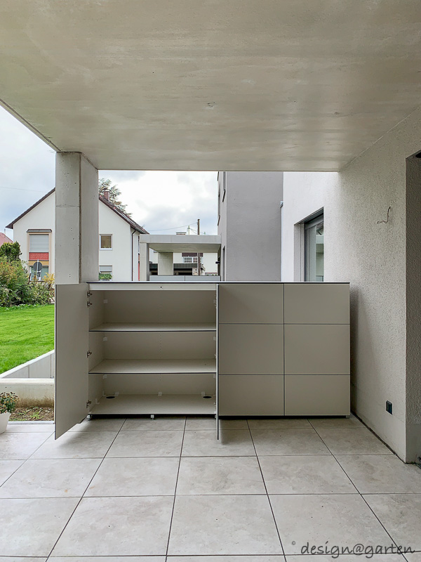 Armadio barbecue resistente alle intemperie per la terrazza come soluzione combinata su misura