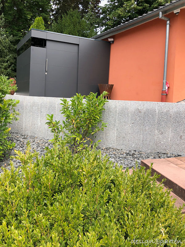 Accento architettonico in un ambiente terrazzato: integrazione perfetta su più livelli 3