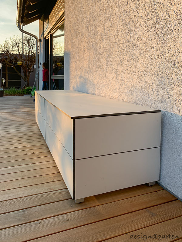 Arredamento multifunzionale per terrazze: la panca contenitore resistente alle intemperie come oggetto di design 4