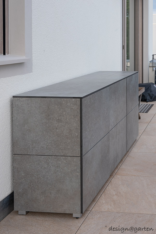 Credenza da esterno in finitura Empire Slate: eleganza e versatilità per la terrazza 1