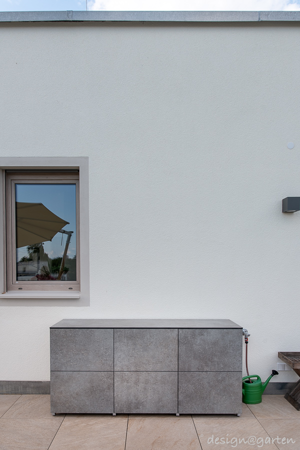 Credenza da esterno in finitura Empire Slate: eleganza e versatilità per la terrazza 9